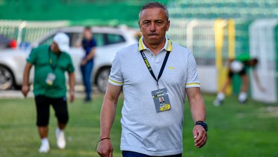 Едновременно национален селекционер и треньор на "Черно море"?