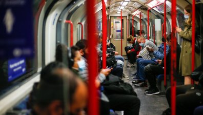 Защо не отчетоха 16 000 случая на Ковид-19 във Великобритания?