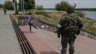 Великобритания: Русия обмисля голямо изтегляне на силите западно от р. Днепър