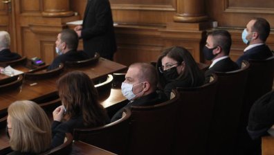 Здравните осигуровки на бежанците от Украйна и Ковид мерките скараха депутатите