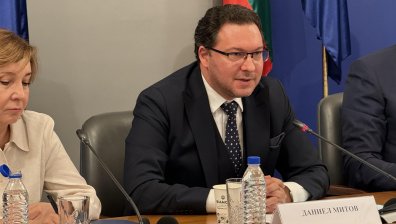 Даниел Митов: Залавяме повече нелегални мигранти и наркотици след Шенген