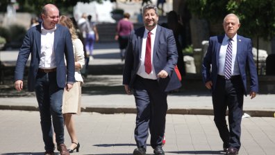 "Има такъв народ" и "Демократична България" на консултации при президента Румен Радев
