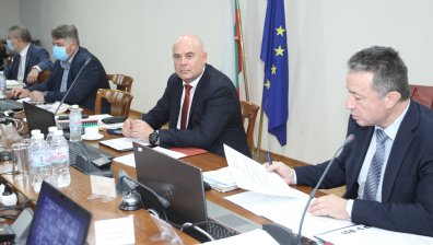 Стоилов: Някои бъркат независимост с недосегаемост, а недосегаеми няма
