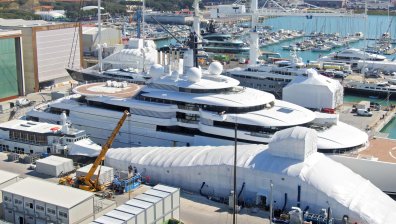 Странни неща се случват с "Яхтата на Путин" в Италия