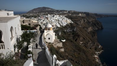 Гърция блазни пенсионери от чужбина с плосък данък от 7%