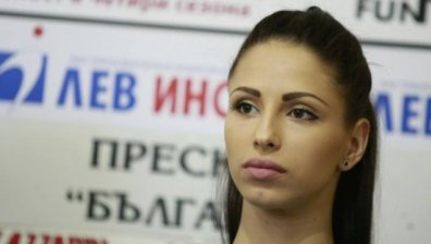 Отслабнала, Цвети се учи да ходи в коридора на "Пирогов"