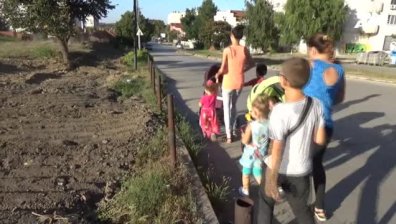 Жители на Силистра на протест заради липса на тротоар