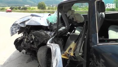 Жестока катастрофа между ТИР и джип край Враца