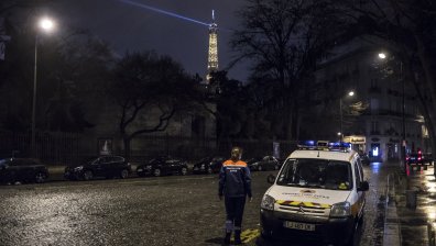 Френският премиер: Ситуацията с Ковид-19 в Париж е изключително напрегната