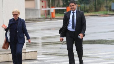 "В парламента се разхожда един, взел 100 хил. лв. подкуп" - Василев обеща още разкрития