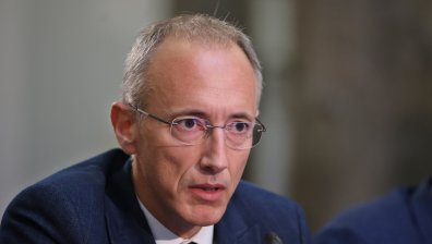 Децата ни скролват безцелно в социалните мрежи и това е вредно за тях