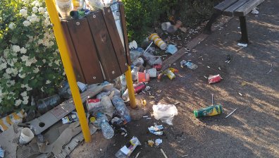 От HelpBook: Обичайната свинщина на спирката на Окръжна в София