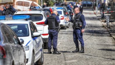 Жена опря нож в тялото на дете в София, пътни полицаи се намесиха след писъците му