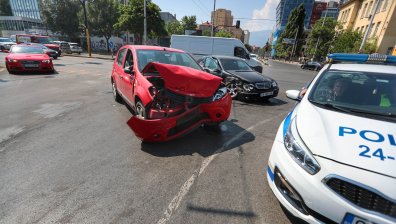 27 ранени и една жертва при тежки ПТП-та в страната само за денонощие
