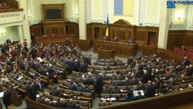 Украинската опозиция призова за връщането на конституцията от 2004 г.