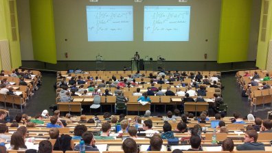 ВУЗ-ове вдигат таксите за обучение на студенти с от 5% до 25%