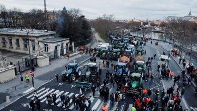 Френски фермери на протест срещу сделката ЕС-Меркосур (СНИМКИ)