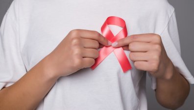 Учени: Рискът от рак на гърдата нараства с възрастта