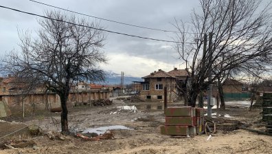 Арх. Иван Шишков, Росица Карамфилова и Явор Гечев посетиха с. Каравелово