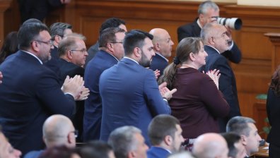 Остри реакции в пленарната зала: ДПС, "Възраждане" и БСП не подкрепиха Желязков