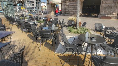 Столичните ресторантьори негодуват от "връщането" на такса "тротоарно право"