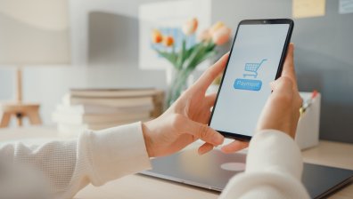 Китайска платформа за онлайн търговия вдига цените двойно?