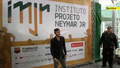 Неймар откри училище в беден бразилски квартал