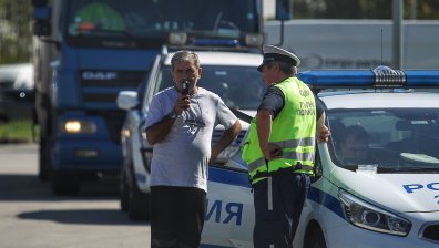 Тестват за алкохол шофьорите, които извозват машините за вота към РИК-овете