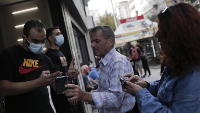 Променлива епидемична обстановка в Гърция, обмислят удължаване на мерките
