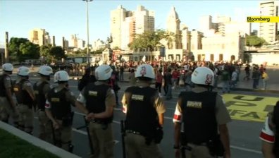 Недоволството от социалната несправедливост в Бразилия не стихва