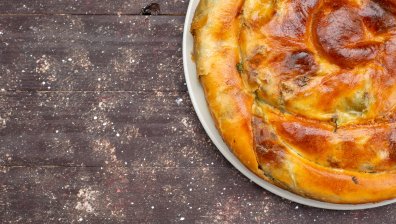 Рецепта от тефтера на баба: Баница с праз и сирене