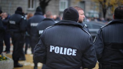 Задържаха четирима полицаи, взели подкуп при тестване на шофьор за алкохол и наркотици