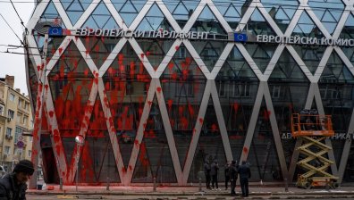 Четирима от обвиняемите за протеста в София остават за постоянно в ареста