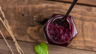 Идея за зимата: Как да приготвим конфитюр от карамелизиран лук