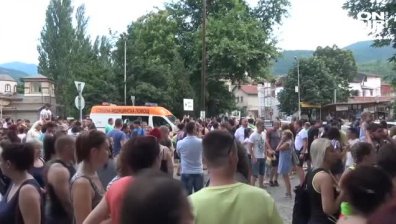Без напрежение и сблъсъци премина петъчната вечер в Асеновград