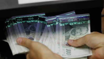 От 1 януари 2025 г. минималната заплата е 1077 лв. бруто