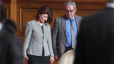 Блокираната работа на парламента спира законови промени, страната ни губи милиони