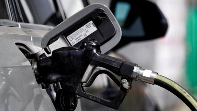Цената на петрола скочи с над 7% след ескалацията между САЩ и Иран
