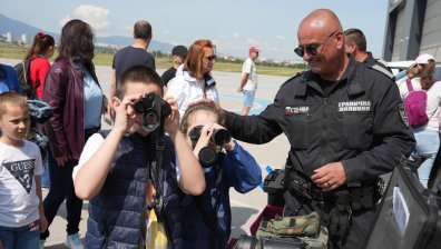 Ден на отворените врати в ГД "Гранична полиция" по повод 1 юни (СНИМКИ)