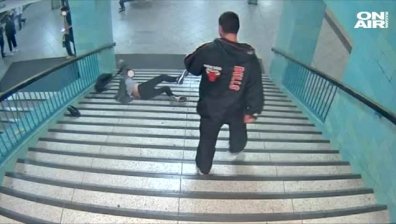Неизвестен блъсна в главата мъж в берлинското метро