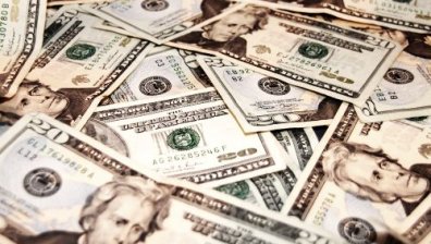 Бивш ирански министър хванат на летище с чек за 70 млн. долара