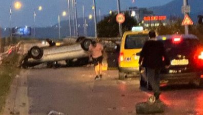 Кола се обърна по таван на столичния бул. "Брюксел"