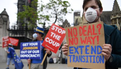 Лондон иска да "запуши пролуките" по преговорите с Брюксел за Brexit