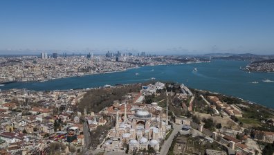 Забранено е излизането в 31 града в Турция до полунощ на 12 април