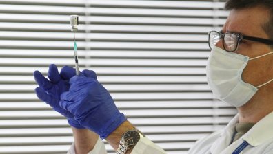Очакваме 48 000 дози първа доставка от AstraZeneca на 7 февруари