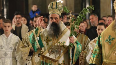 Патриарх Даниил на Цветница: Да пребъдем във вярата (+СНИМКИ)