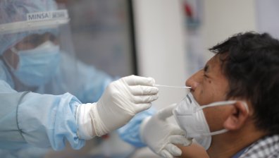 Нов вариант на коронавируса се вихри в Латинска Америка