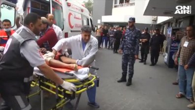 Трима загинали и 400 ранени при нови сблъсъци край Ивицата Газа 
