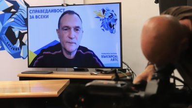 Божков дава подробности за подадения от него сигнал за изнудване