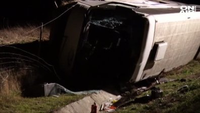 Пътнически автобус се преобърна на АМ "Тракия" край Ямбол